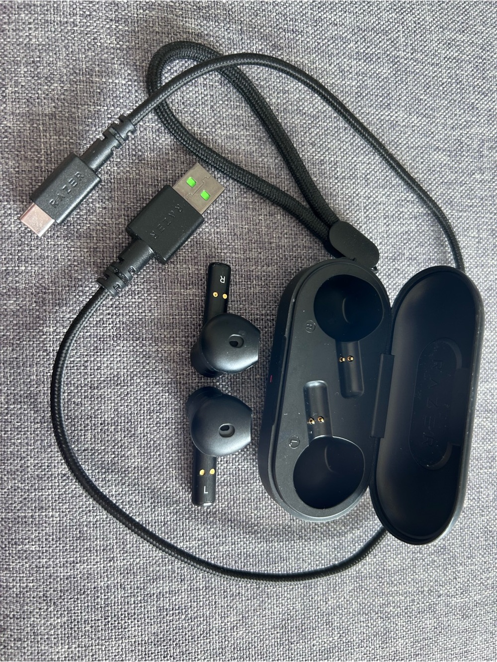 Razer Hammerhead True Wireless Earbuds with Charging Case - Black